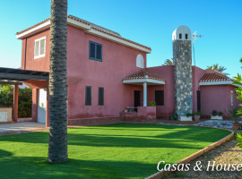 Detached house close to the sea