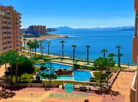 Ático de tres dormitorios en Puerto y Playa - Tomas Maestre