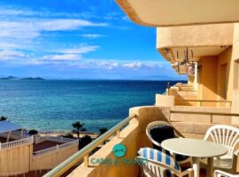 Espacioso apartamento con unas vistas inmejorables de ambos mares.