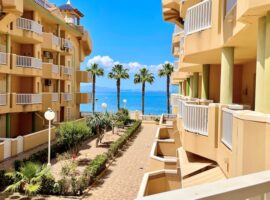 Spacious two-bedroom apartment with character next to the Mar Menor