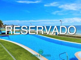 Descubre tu refugio frente al mar en La Veneziola, con plaza de aparcamiento.