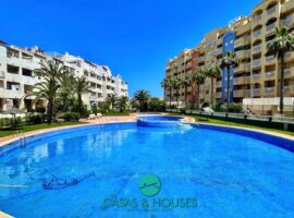 Beautiful apartment with views to the pool and the Mediterranean Sea in Tomas Maestre.
