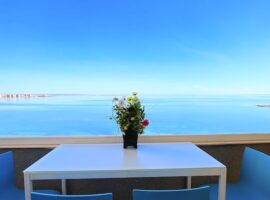 Serenidad junto al mar - el apartamento de sus sueños le espera en Puertas del Mediterraneo