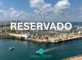 Apartamento en Puerto Mar frente al bonito puerto Tomás Maestre