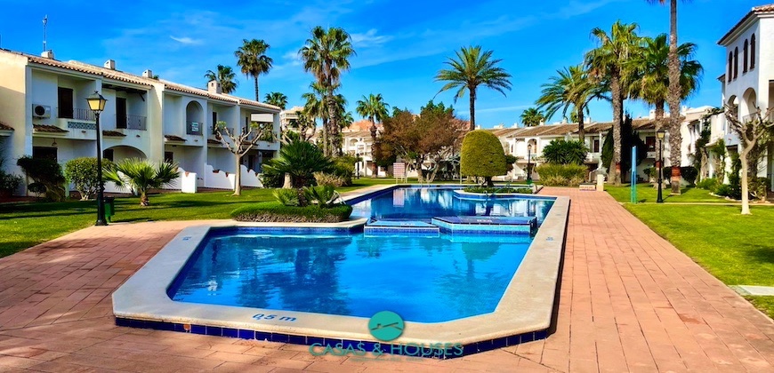 Apartamento en Aldeas de Taray Club: Elegancia y Tranquilidad a Pocos Pasos del Mediterráneo.