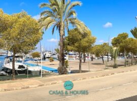 Vivir frente rodeado de agua: encanto mediterráneo y vistas eternas al puerto