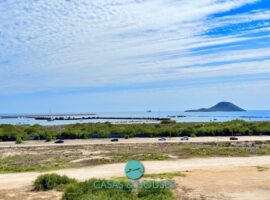 Acogedor y amplio apartamento en Marinesco 2 con piscina, garaje y vistas al mar