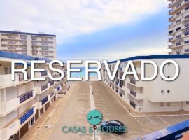 Despierta cada día entre dos mares: tu hogar con alma mediterránea en Manga Beach.