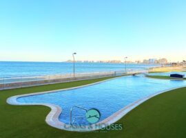 Apartamento moderno y luminoso con vistas al mar, con plaza de aparcamiento
