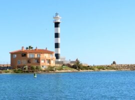 Una residencia emblemática frente al mar junto al faro de Estacio: una oportunidad única