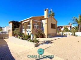 Descubre Tu Refugio Mediterráneo de Ensueño en el Corazón Sereno de Veneziola