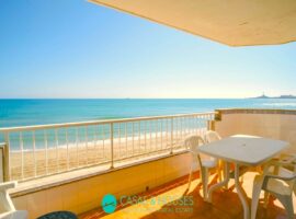 Apartamento de tres dormitorios en primera linea de mar en la Manga