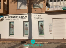 Local en el km 2 de La Manga del Mar Menor