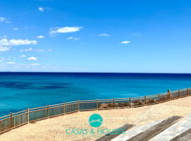 Apartamento en Sol y Mar de tres dormitorios