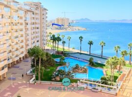 Apartamento reformado de 3 dormitorios con garaje doble en Puerto y Playa
